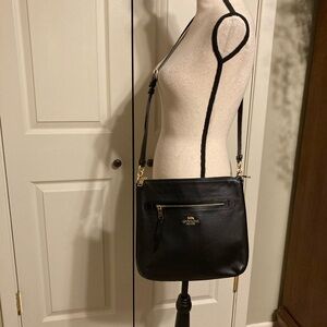 Coach Mae File Black pebble leather crossbody bag with gold hardware like new